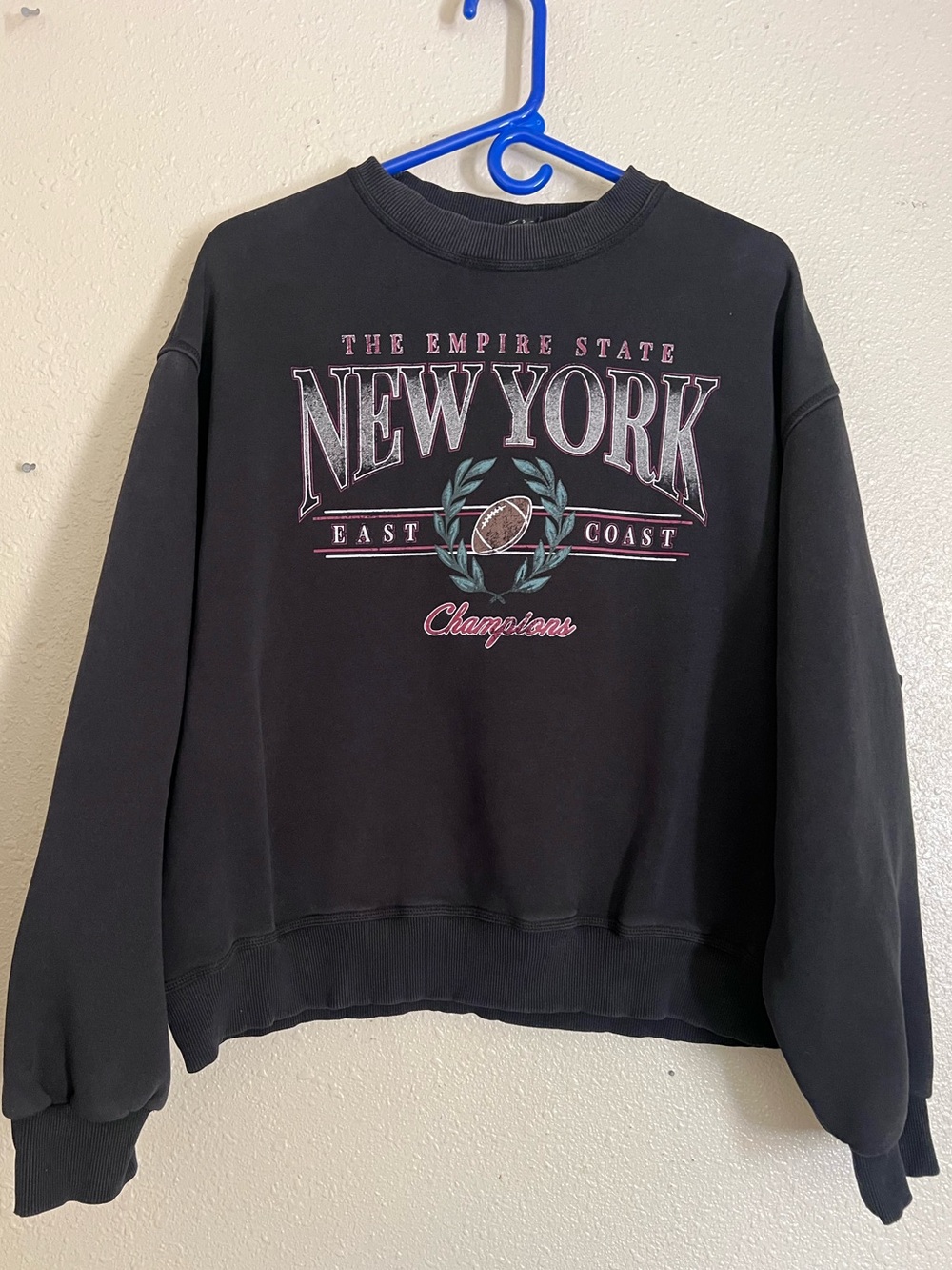 Black 'New York' Empire State Graphic Crewneck Sweatshirt